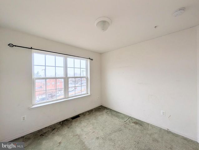 8855 DELEGGE RD, Rosedale, MD 21237