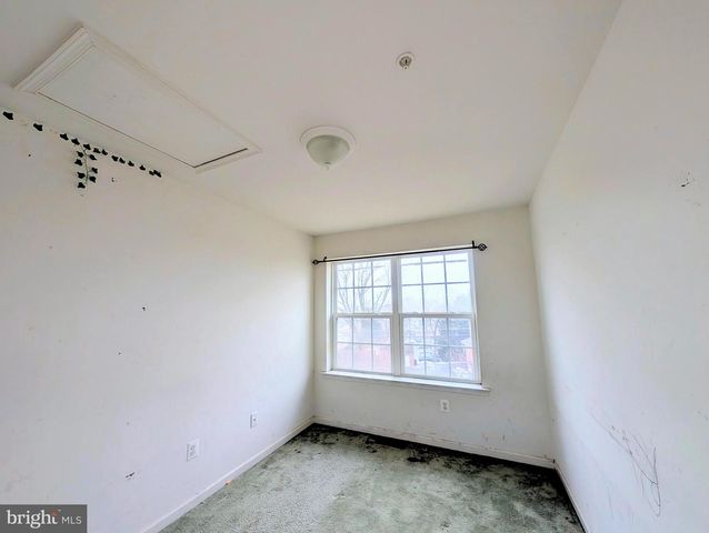 8855 DELEGGE RD, Rosedale, MD 21237