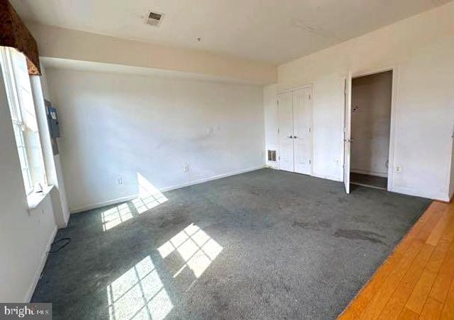 8855 DELEGGE RD, Rosedale, MD 21237