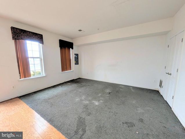 8855 DELEGGE RD, Rosedale, MD 21237