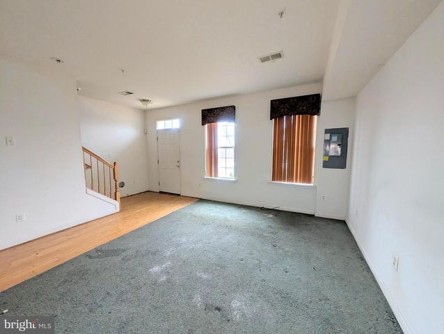 8855 DELEGGE RD, Rosedale, MD 21237