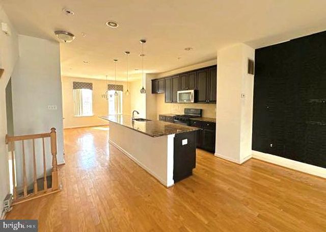 8855 DELEGGE RD, Rosedale, MD 21237
