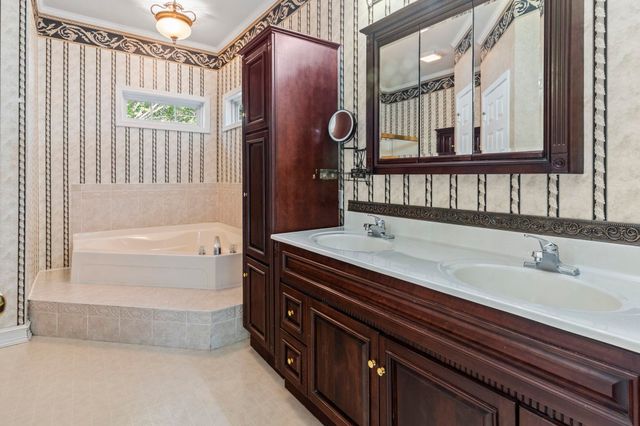 618 Wintercreeper Dr., Longs, SC 29568