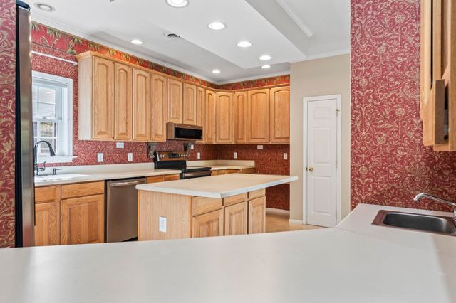 618 Wintercreeper Dr., Longs, SC 29568