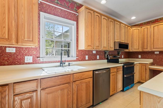 618 Wintercreeper Dr., Longs, SC 29568