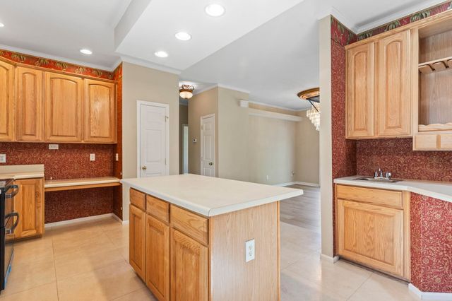 618 Wintercreeper Dr., Longs, SC 29568