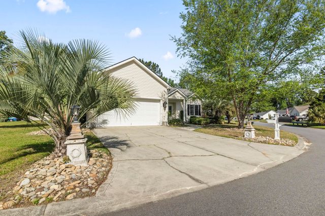 618 Wintercreeper Dr., Longs, SC 29568