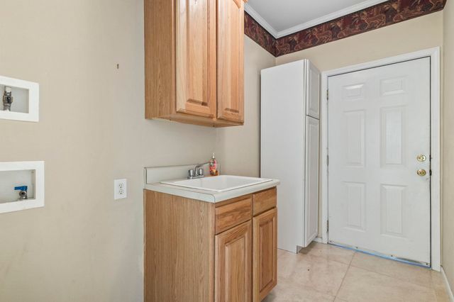 618 Wintercreeper Dr., Longs, SC 29568