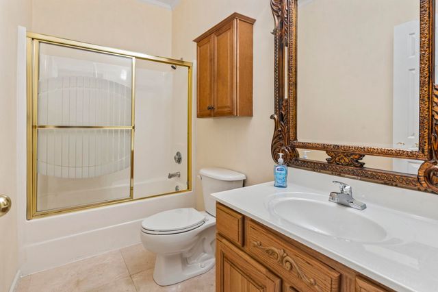 618 Wintercreeper Dr., Longs, SC 29568