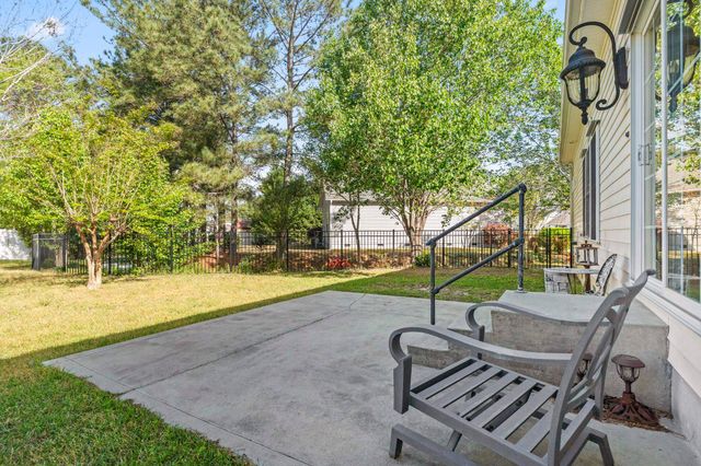 618 Wintercreeper Dr., Longs, SC 29568