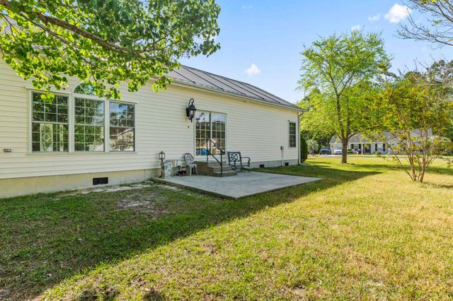 618 Wintercreeper Dr., Longs, SC 29568