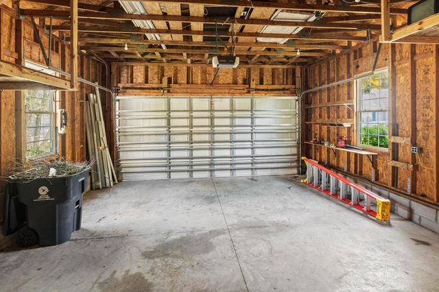 618 Wintercreeper Dr., Longs, SC 29568