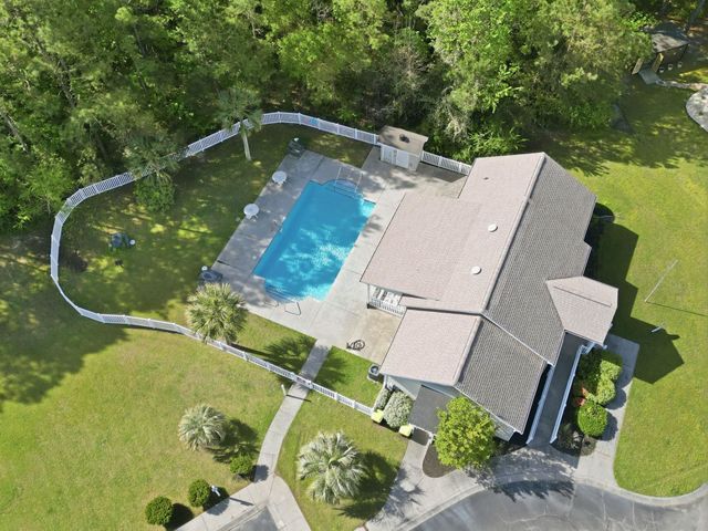 618 Wintercreeper Dr., Longs, SC 29568