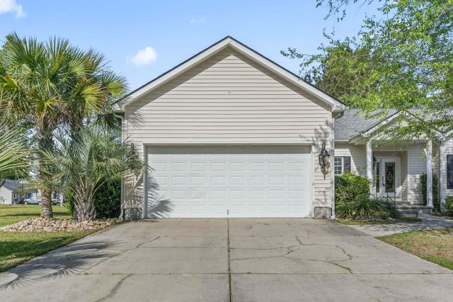 618 Wintercreeper Dr., Longs, SC 29568