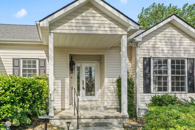 618 Wintercreeper Dr., Longs, SC 29568