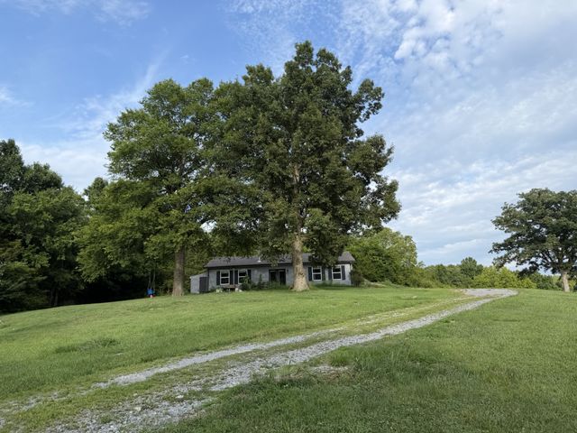 2370 Patton Hollow Rd, Watertown, TN 37184
