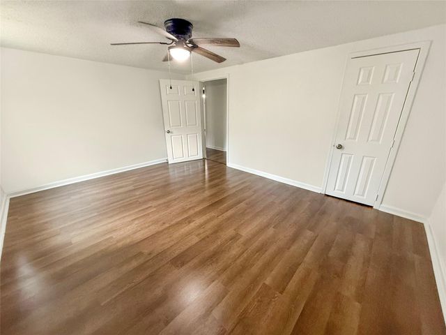 301 County Road 2734, Cleveland, TX 77327