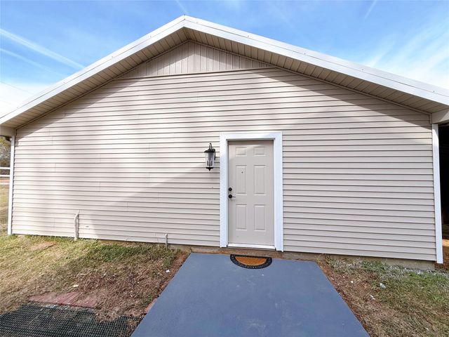 301 County Road 2734, Cleveland, TX 77327