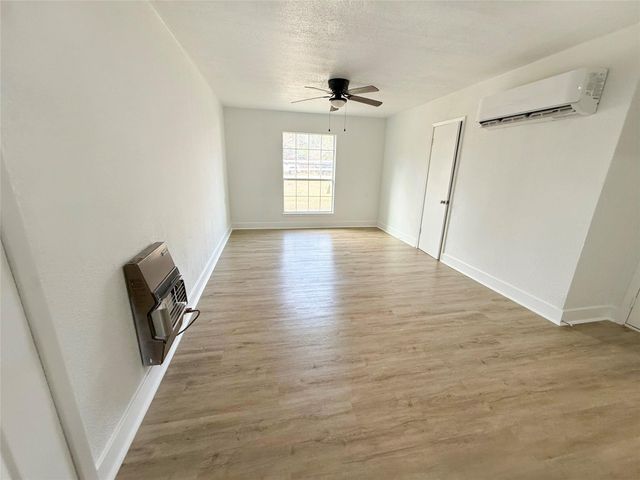 301 County Road 2734, Cleveland, TX 77327