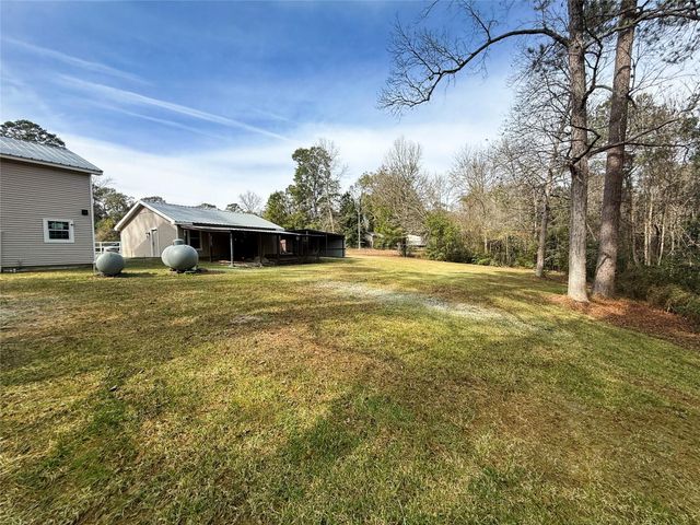 301 County Road 2734, Cleveland, TX 77327