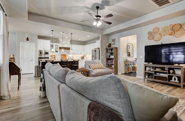 10816 Glover River Drive, Yukon, OK 73099