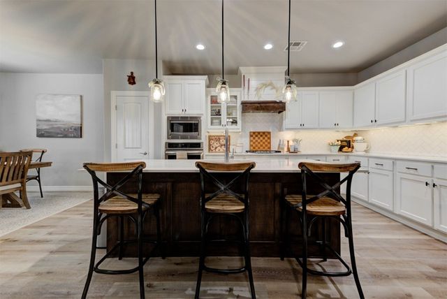 10816 Glover River Drive, Yukon, OK 73099