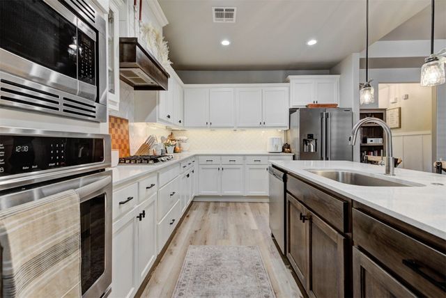 10816 Glover River Drive, Yukon, OK 73099