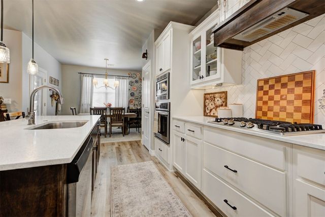 10816 Glover River Drive, Yukon, OK 73099
