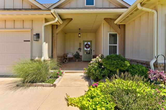 10816 Glover River Drive, Yukon, OK 73099