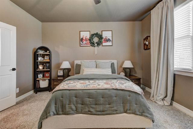 10816 Glover River Drive, Yukon, OK 73099