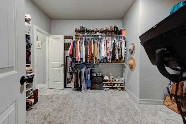 10816 Glover River Drive, Yukon, OK 73099