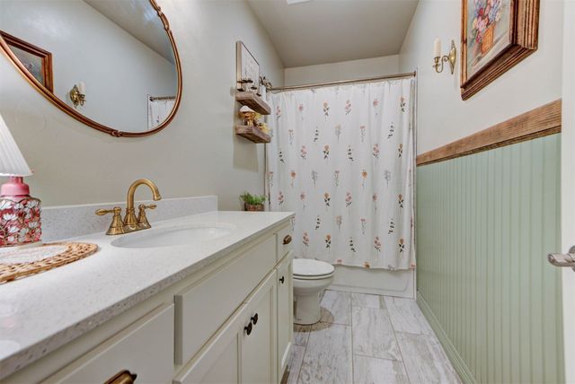 10816 Glover River Drive, Yukon, OK 73099