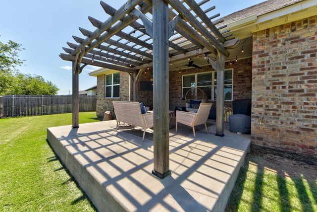10816 Glover River Drive, Yukon, OK 73099