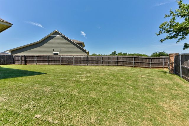 10816 Glover River Drive, Yukon, OK 73099