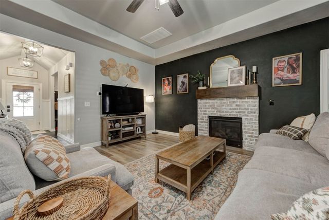 10816 Glover River Drive, Yukon, OK 73099