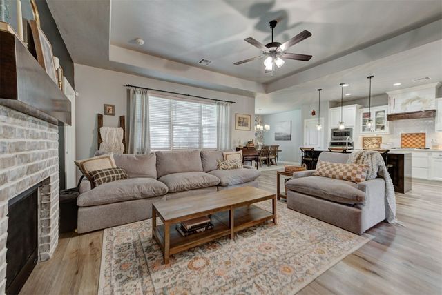 10816 Glover River Drive, Yukon, OK 73099