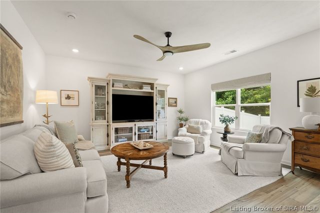 5019 Schaefer Lane, Floyds Knobs, IN 47119