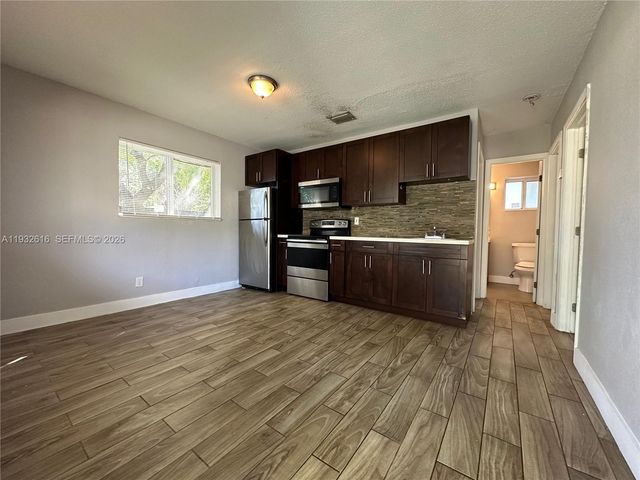 647 NW 3rd Ave 1, Fort Lauderdale, FL 33311