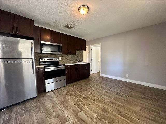 647 NW 3rd Ave 1, Fort Lauderdale, FL 33311