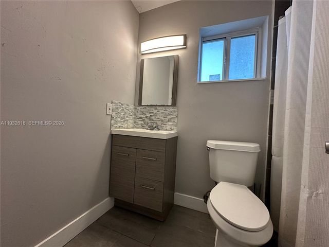 647 NW 3rd Ave 1, Fort Lauderdale, FL 33311