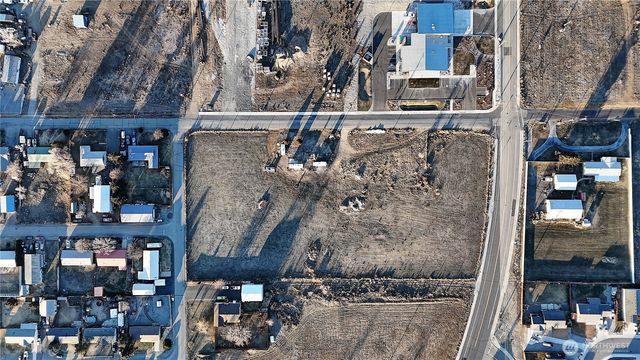 1611 S Douglas Street, Rock Island, WA 98850