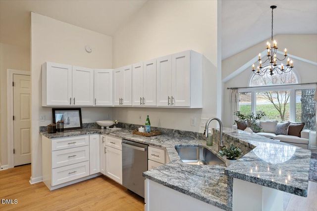 201 Wild Oak Lane, Carrboro, NC 27510