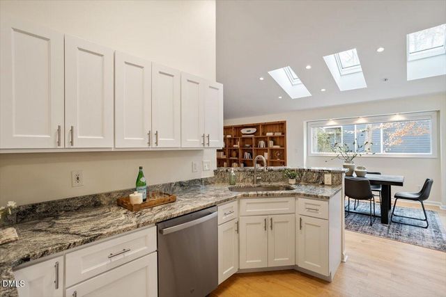 201 Wild Oak Lane, Carrboro, NC 27510