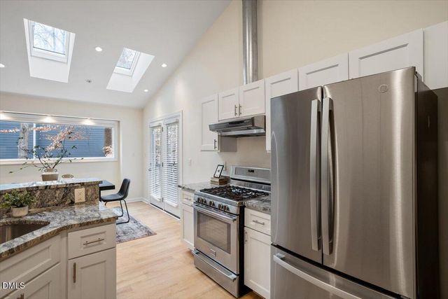 201 Wild Oak Lane, Carrboro, NC 27510