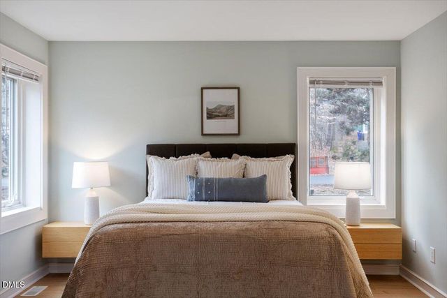 201 Wild Oak Lane, Carrboro, NC 27510