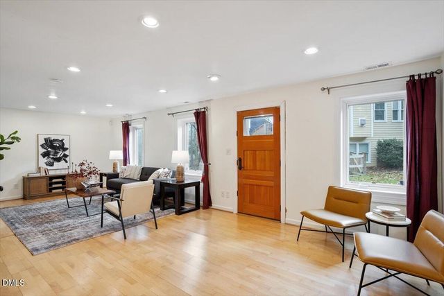 201 Wild Oak Lane, Carrboro, NC 27510