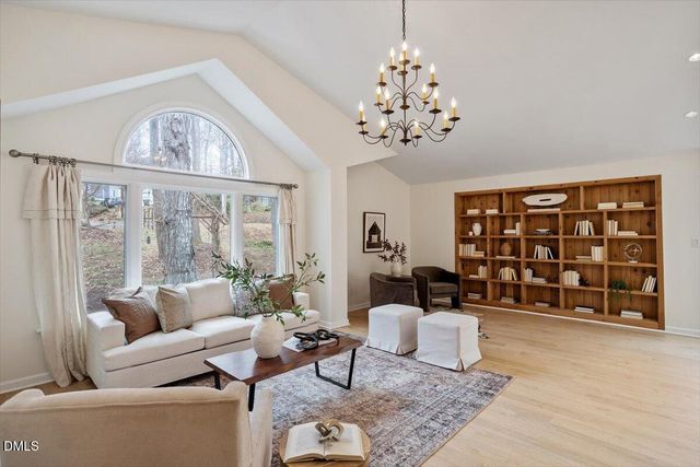 201 Wild Oak Lane, Carrboro, NC 27510