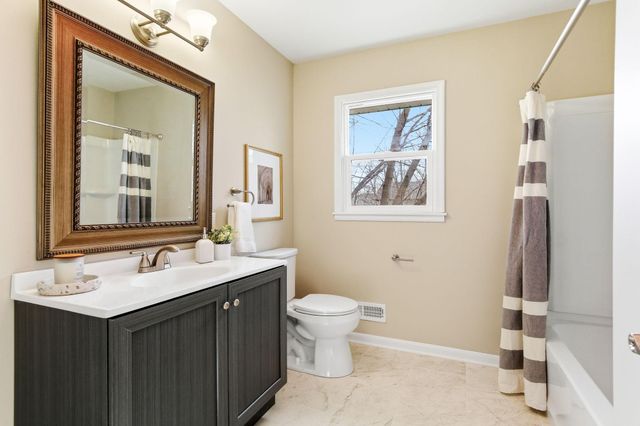 522 Summit Street NE, Columbia Heights, MN 55421