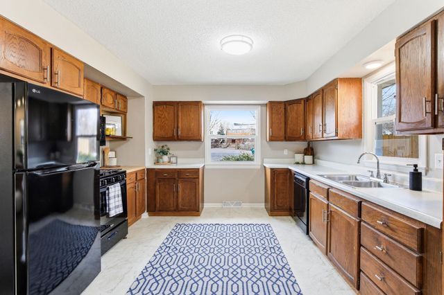 522 Summit Street NE, Columbia Heights, MN 55421