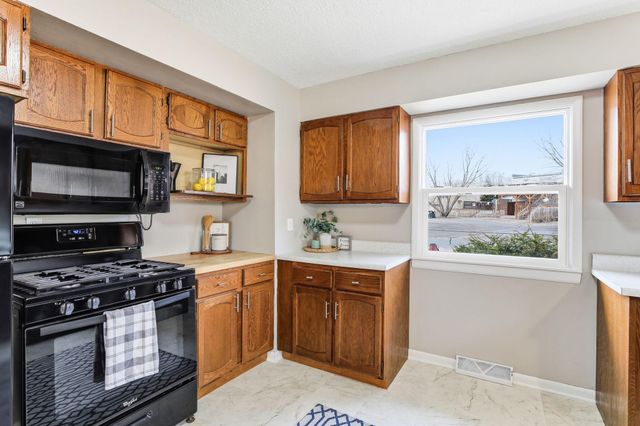 522 Summit Street NE, Columbia Heights, MN 55421